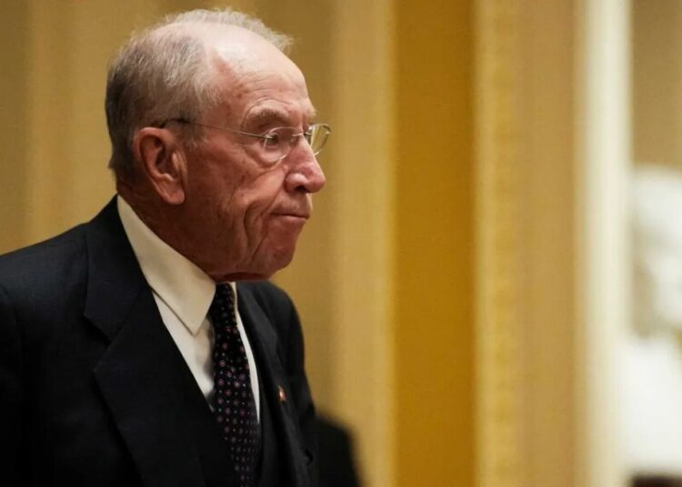 Elderly GOP senator sparks right-wing fury with bizarre fixation