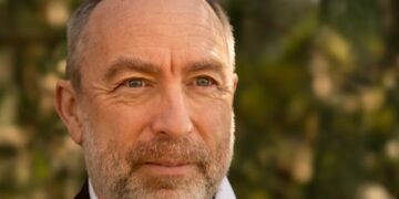 Jimmy Wales: ‘AI can generate answers. It still can’t earn trust’