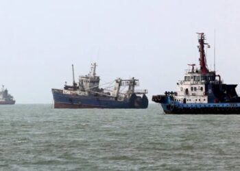 Covert mideast oil flows are keeping global prices in check