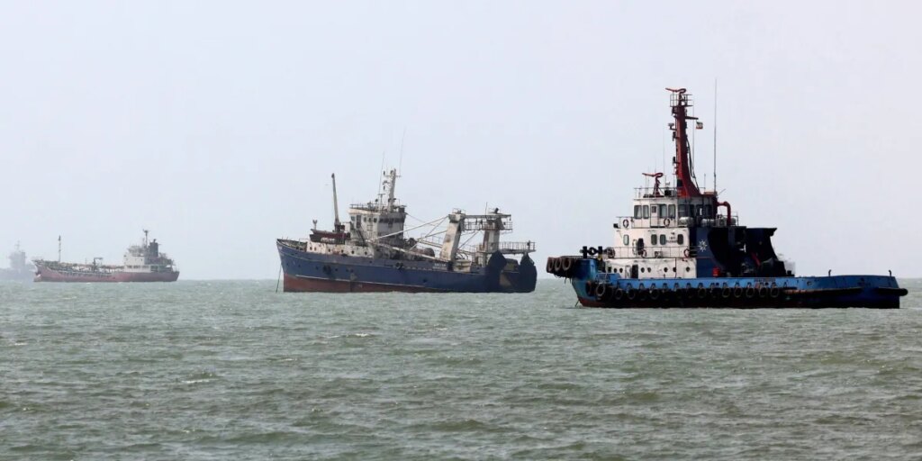 Covert mideast oil flows are keeping global prices in check