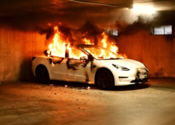 There’s Pretty Much No Good Way to Fight an Electric Vehicle Fire, New Study Finds