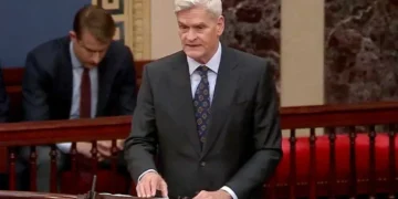Internet ridicules flustered Bill Cassidy after he cracks during tense interview