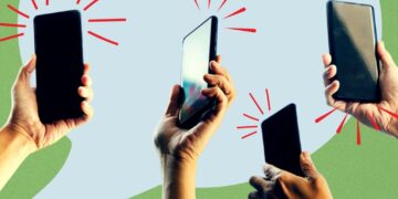 What to Say to Someone Blasting Their Phone in Public