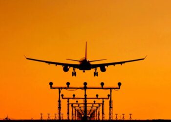 Pilots and Flight Attendants Face a Real Cancer Risk. Frequent Flyers Shouldn’t Panic