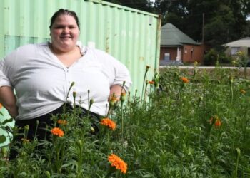 The gift of a garden: How Facebook’s Buy Nothing helped a teacher reinvent herself as an urban flower farmer for free