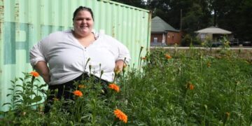 The gift of a garden: How Facebook’s Buy Nothing helped a teacher reinvent herself as an urban flower farmer for free