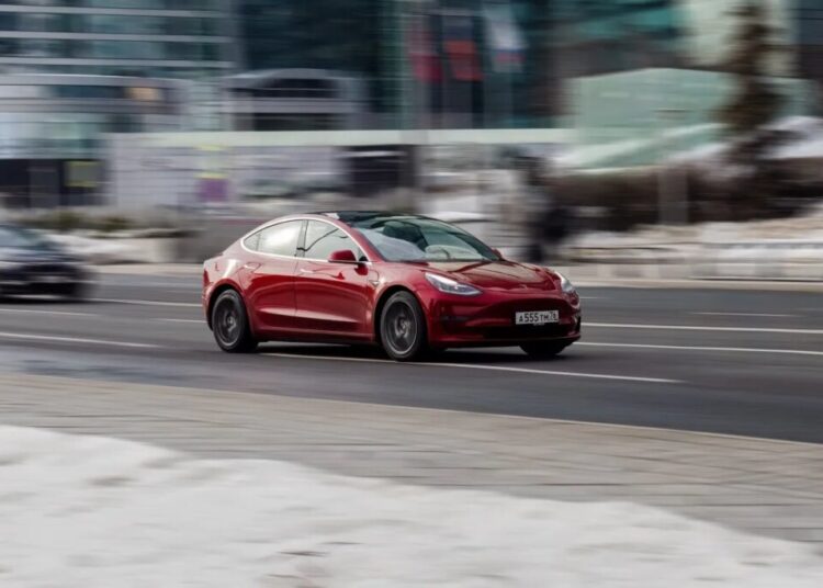 Journalist Alarmed When His Tesla Running FSD Tries to Veer Off Highway and Plunge Into a Ditch