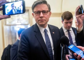 White House zeroes in on dark horse candidate that could Mike Johnson’s woes worse