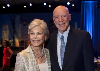 USC just shattered its fundraising record by nearly $100 million—thanks partly to the billionaire family behind the Houston Texans
