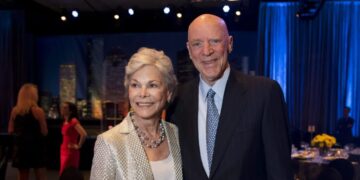 USC just shattered its fundraising record by nearly $100 million—thanks partly to the billionaire family behind the Houston Texans