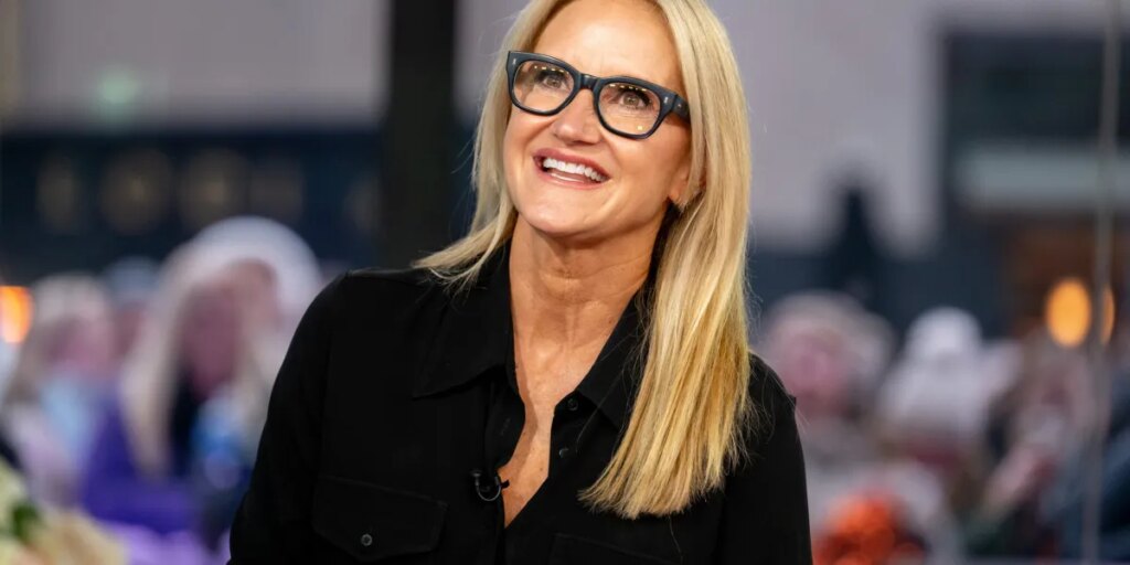 Multimillionnaire podcaster Mel Robbins says she learned the secret to spotting the most influential person in the room when she was a waitress