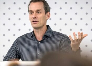Ex-Google chief scientist tells Gen Z the trick is not to master AI—instead, just ‘skim papers’
