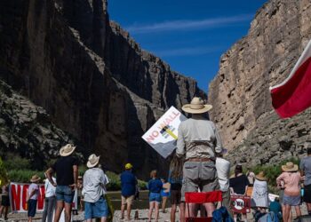 How One Small Section of Trump’s Planned Border Wall Became the Center of a Big Battle