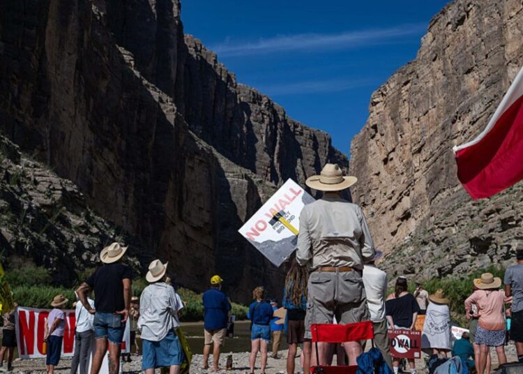 How One Small Section of Trump’s Planned Border Wall Became the Center of a Big Battle