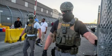 Blistering lawsuit accuses ICE contractor of leaving inspectors ‘flying in the dark’