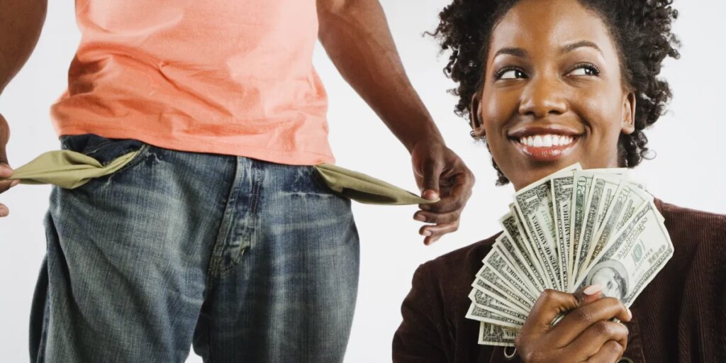 In this economy, millennials and Gen Z would rather break up than date someone in debt: ‘There’s a pretty big divide’