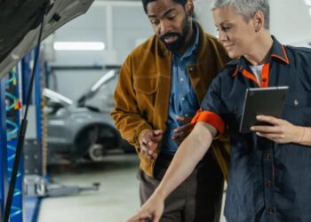 Your next oil change is becoming a bigger part of car dealers’ business as profits cool and service departments make up the difference