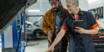 Your next oil change is becoming a bigger part of car dealers’ business as profits cool and service departments make up the difference