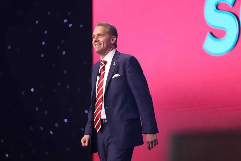 Desperate Scott Jennings resorts to sending White House clips of himself itching for a job