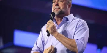 GOP nominee swears he’s not selling campaign merch — one detail blew up his denial