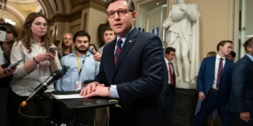 Forecaster’s shocking shift in red state races ‘should scare Republicans’: expert