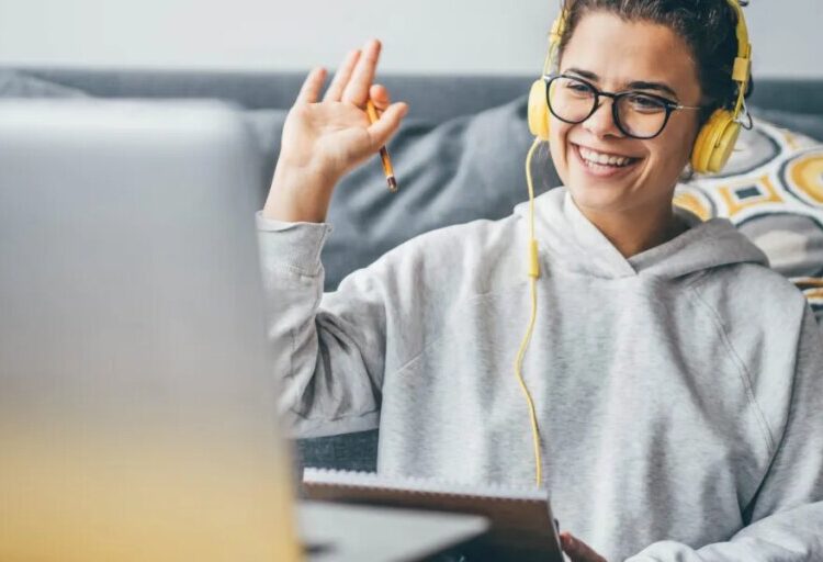 Despite CEOs like Elon Musk pushing in-person office work, a major study of 7,000 workers says remote employees are just as connected—and more engaged
