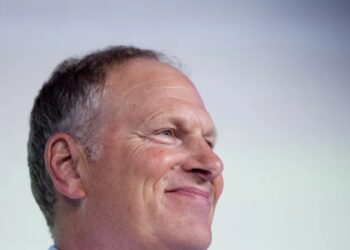 The veteran Fortune 500 CEO who turned an 80-year-old AC company into an AI darling