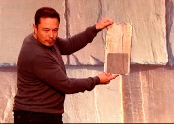 Tesla Is Giving Up on Solar Roof Tiles as Elon Musk Leans Into Fossil Fuels