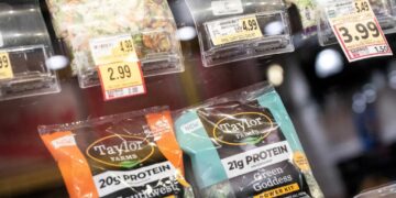‘More illness lie ahead’ as food outbreaks tied to Trump admin just the beginning: expert