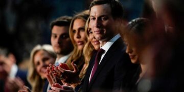 Trumpworld plots secret meetings with foe in anticipation of possible impeachment: report