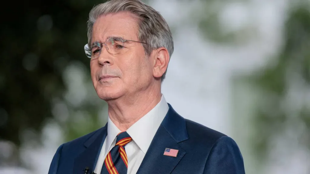 Trump official sent ‘clearest sign yet’ of economic crisis — and time is running out