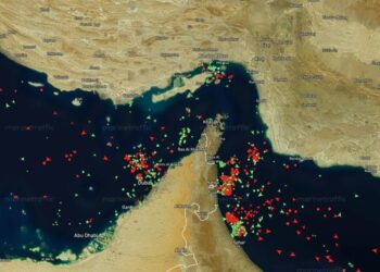 Iran faces massive new triple-threat as Hormuz begins to open, cash gets tight and pols call to end the war