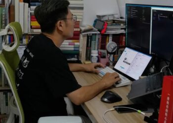 His boss asked if AI could replace human coders. Two weeks later, he and 160 colleagues were laid off in Beijing