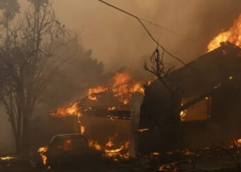 ‘Everything we own is gone’: Over 90,000 people in Reno evacuated amidst ‘human-caused’ wildfire