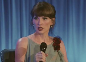 Taylor Swift reveals her sneaky way of clapping back at critics