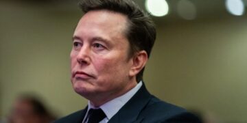 Zelenskyy gives Elon Musk Order of Freedom, asks for more Starlink access for Ukraine