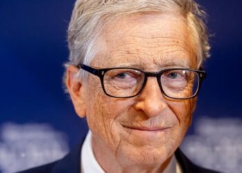 Bill Gates wants to tax robots to deter businesses from replacing humans with machines