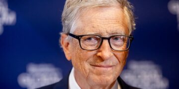 Bill Gates wants to tax robots to deter businesses from replacing humans with machines