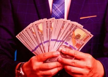 Huge Leak Shows Microsoft Salaries That’ll Make You Jump Out the Window