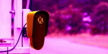 Police Are Putting Up Fake 3D-Printed Flock Cameras and Swooping In to Arrest People Who Vandalize Them