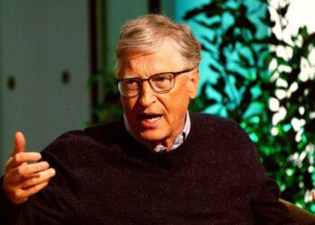 Bill Gates Announces That He Is the First Person Ever to Be Concerned About the Effects of AI