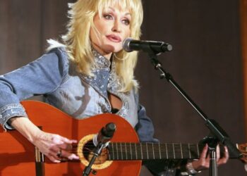 Dolly Parton likely wrote 2 of her biggest hits on the same day