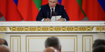 Why Putin Is Fighting On, Even as His Problems Multiply