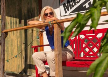 This Appalachian memoir author is running as a Democratic contrast to JD Vance