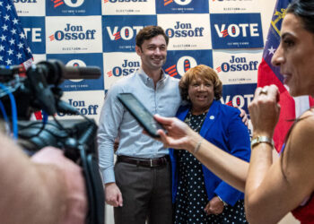 In Georgia, Ossoff Courts Broad Appeal With an Anti-Trump Script