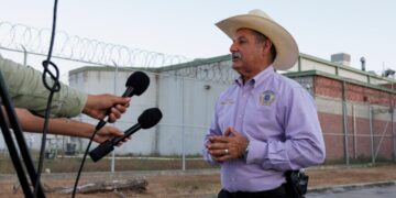How states’ fight over an ICE agent could open a new political battleground