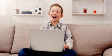 Scientists Gave 12-Year-Olds Access to an AI Tutor and You Probably Already Know What They Did With It