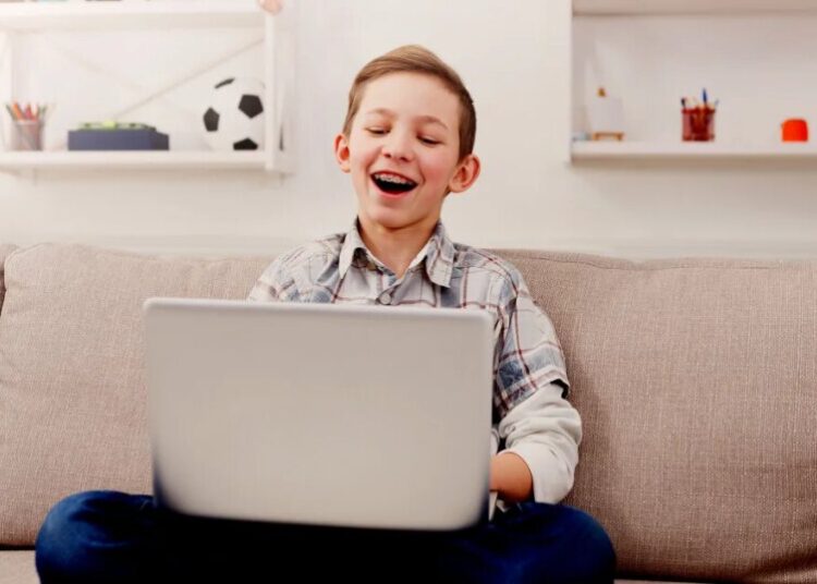 Scientists Gave 12-Year-Olds Access to an AI Tutor and You Probably Already Know What They Did With It