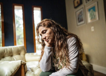 The common heart attack symptom many women ignore