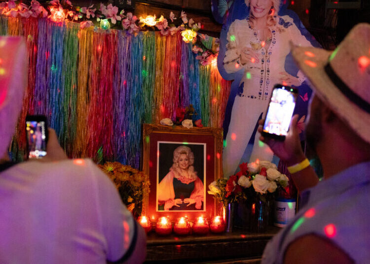 Dolly Inspired Their Wigs and Makeup, and Had Their Back, Too.